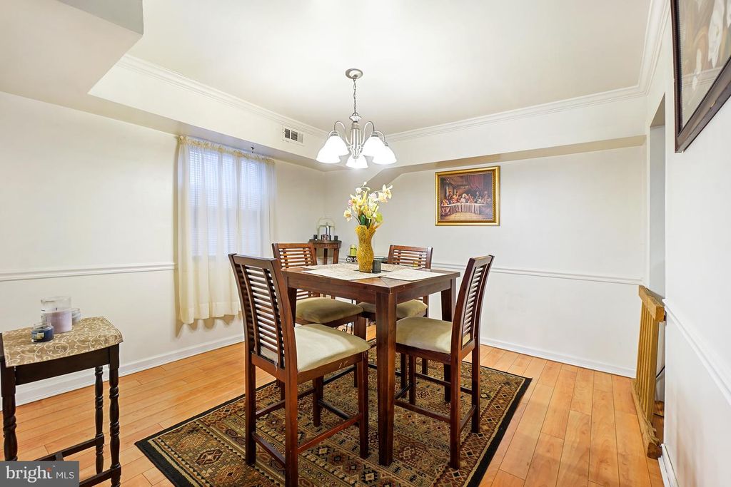 Image 9 of property listing at 1018 45TH ST NE, Washington, DC 20019