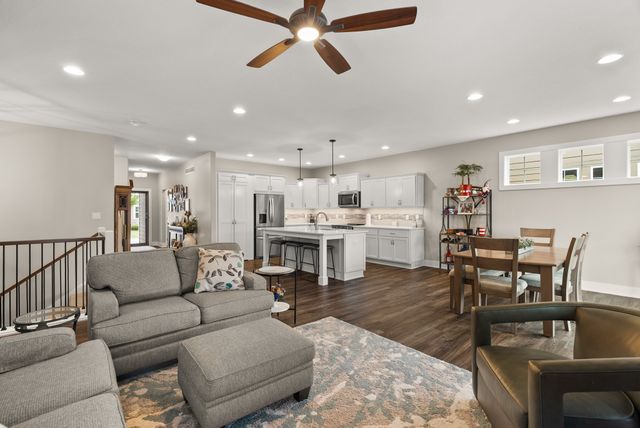 1126 NE 17th Lane, Ankeny, IA 50021