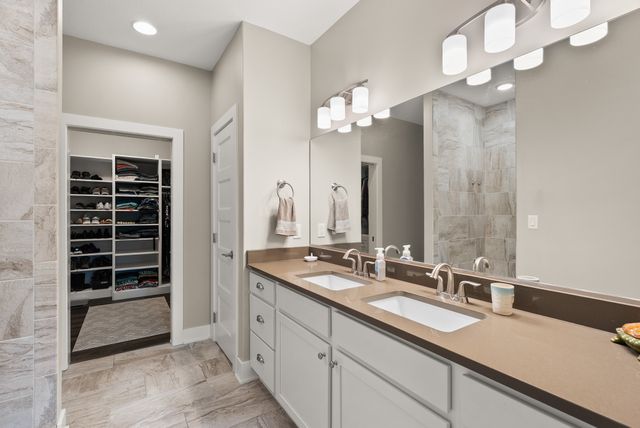 1126 NE 17th Lane, Ankeny, IA 50021