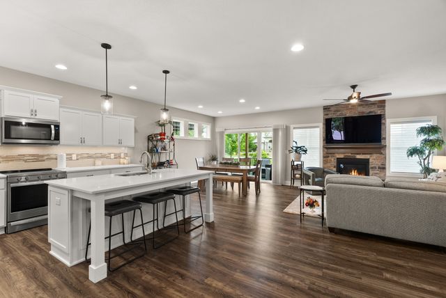 1126 NE 17th Lane, Ankeny, IA 50021