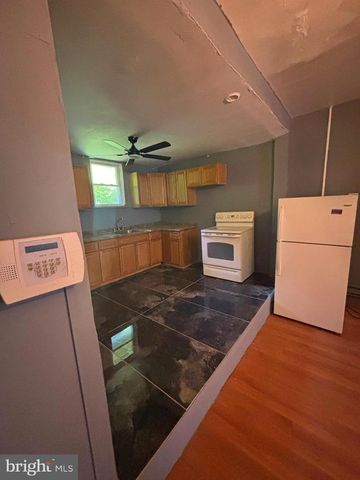 1406 W PACIFIC ST, Philadelphia, PA 19140