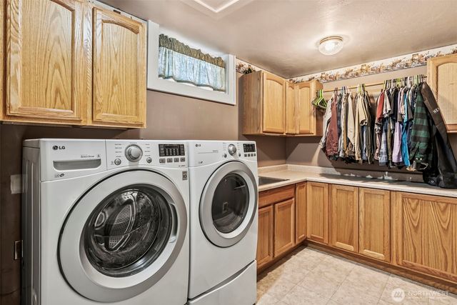 185 Spring Street, Cathlamet, WA 98612