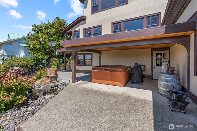 185 Spring Street, Cathlamet, WA 98612