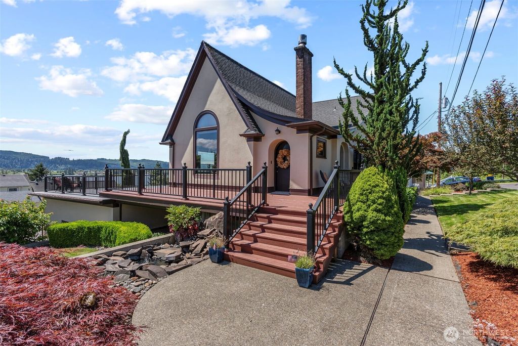 185 Spring Street, Cathlamet, WA 98612
