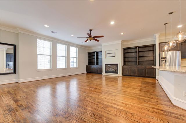 5226 Kiam Street 1015, Houston, TX 77007