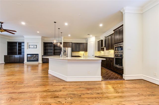 5226 Kiam Street 1015, Houston, TX 77007