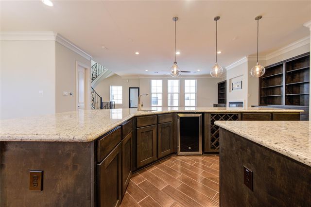 5226 Kiam Street 1015, Houston, TX 77007