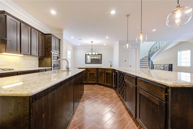 5226 Kiam Street 1015, Houston, TX 77007