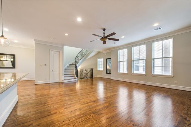 5226 Kiam Street 1015, Houston, TX 77007