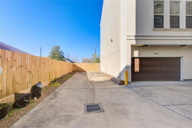 5226 Kiam Street 1015, Houston, TX 77007