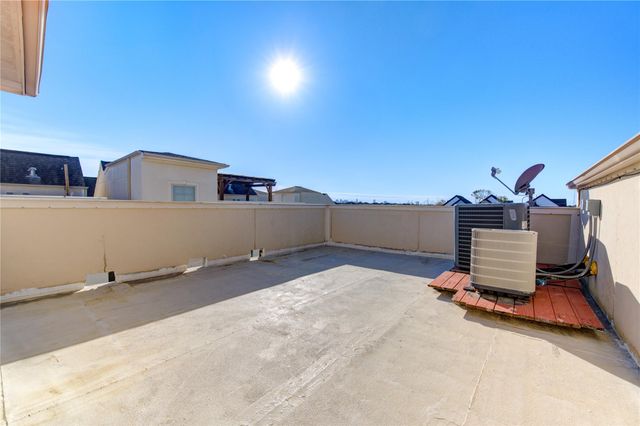 5226 Kiam Street 1015, Houston, TX 77007