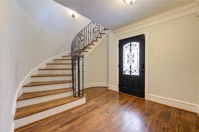 5226 Kiam Street 1015, Houston, TX 77007