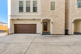 5226 Kiam Street 1015, Houston, TX 77007