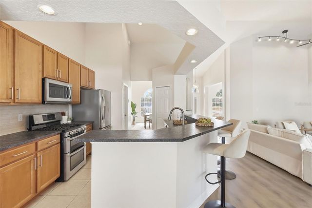 101 OAK HAVEN CIRCLE, Deland, FL 32720