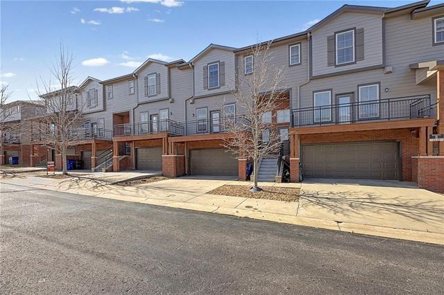 5245 Overland Drive B25, Lawrence, KS 66049
