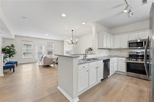 5245 Overland Drive B25, Lawrence, KS 66049