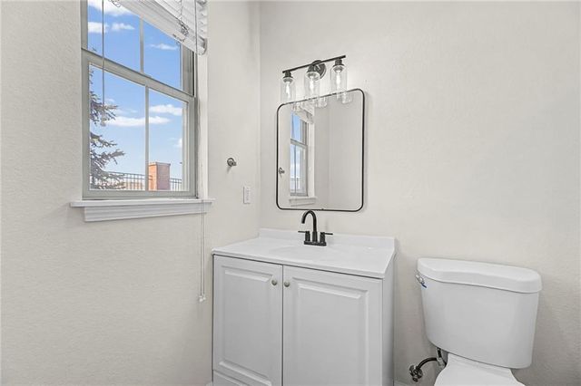 5245 Overland Drive B25, Lawrence, KS 66049