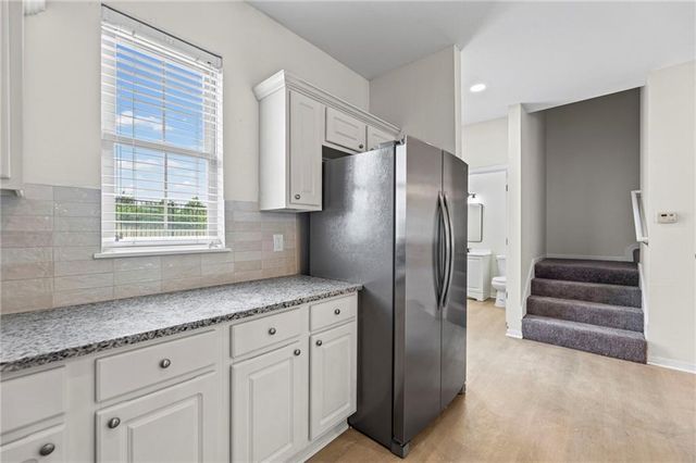 5245 Overland Drive B25, Lawrence, KS 66049