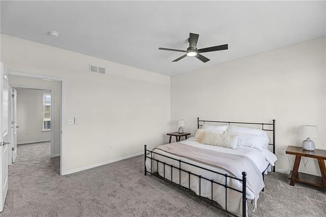 5245 Overland Drive B25, Lawrence, KS 66049