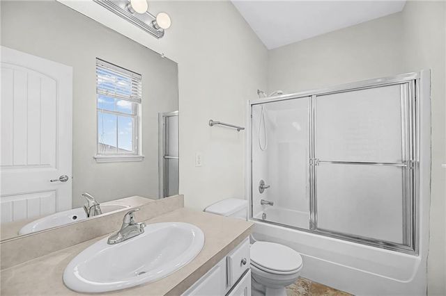 5245 Overland Drive B25, Lawrence, KS 66049