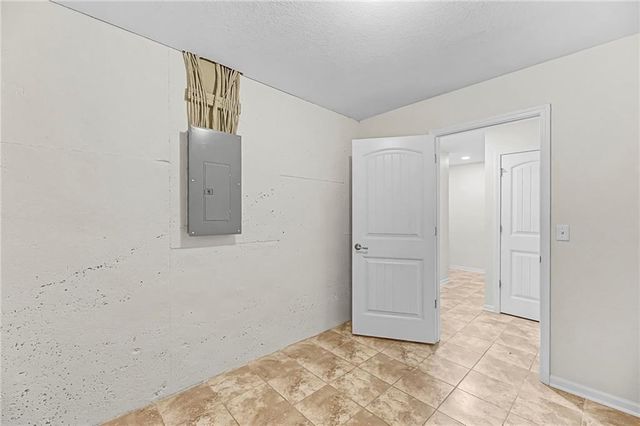 5245 Overland Drive B25, Lawrence, KS 66049