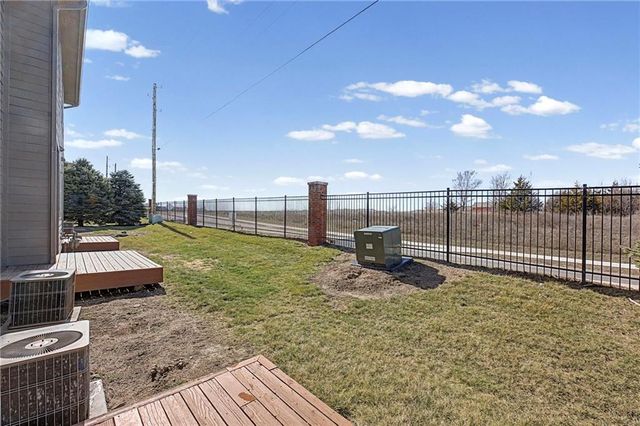 5245 Overland Drive B25, Lawrence, KS 66049