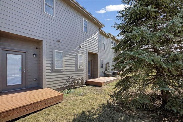 5245 Overland Drive B25, Lawrence, KS 66049