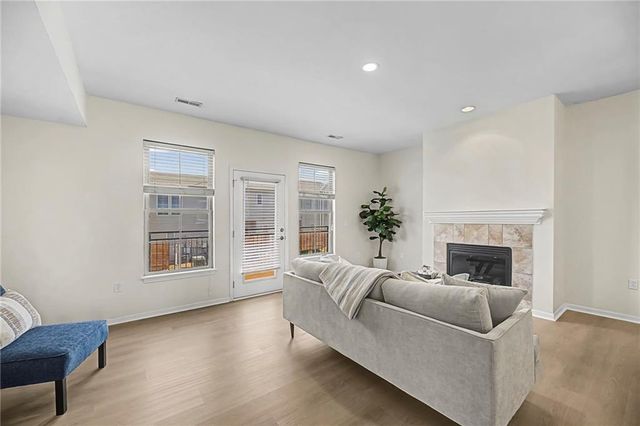 5245 Overland Drive B25, Lawrence, KS 66049