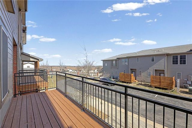 5245 Overland Drive B25, Lawrence, KS 66049
