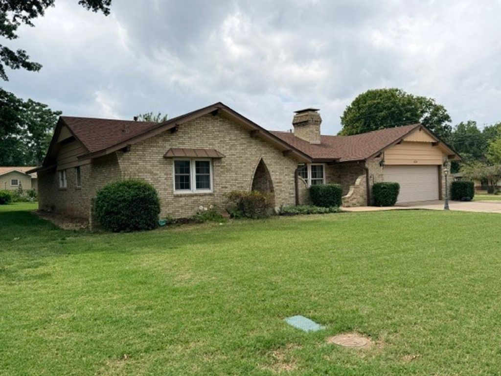424 Jones Street, Siloam Springs, AR 72761