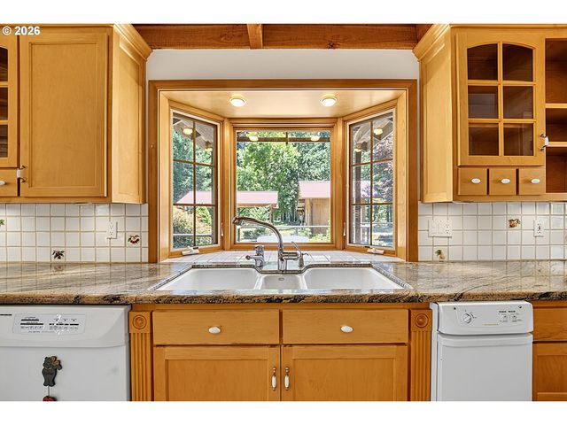 89989 GOLDIE Ln, Elmira, OR 97437