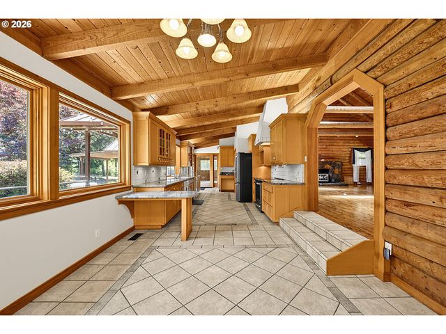 89989 GOLDIE Ln, Elmira, OR 97437