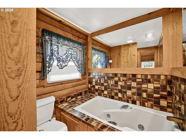 89989 GOLDIE Ln, Elmira, OR 97437