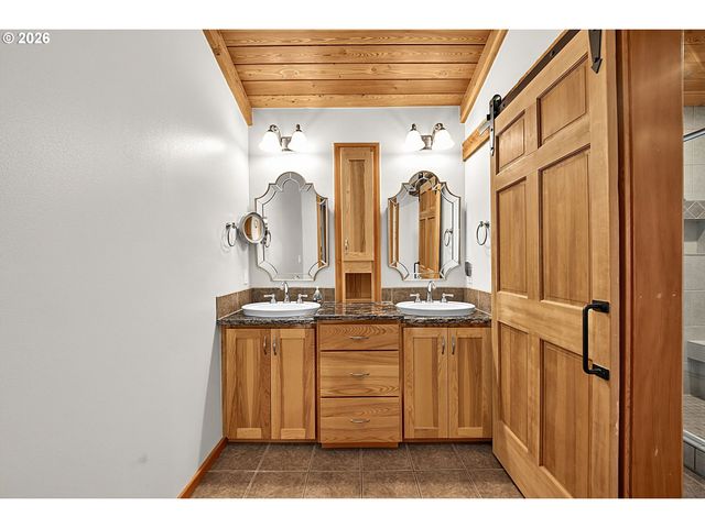 89989 GOLDIE Ln, Elmira, OR 97437