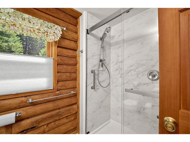 89989 GOLDIE Ln, Elmira, OR 97437