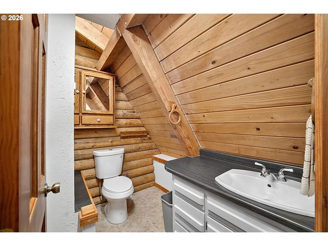 89989 GOLDIE Ln, Elmira, OR 97437