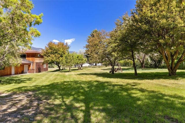 73 Murphy Lane, Emigrant, MT 59027