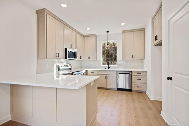 2100 Junior Deputy Road, Little Rock, AR 72205