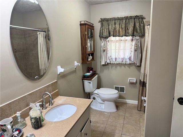 3091 Browns Bridge Road, Gainesville, GA 30504