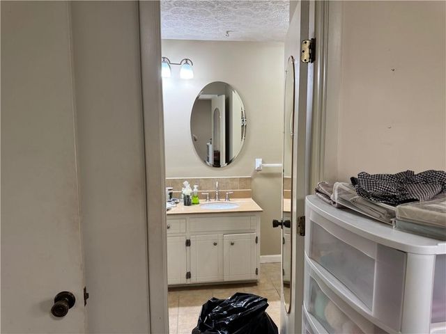 3091 Browns Bridge Road, Gainesville, GA 30504
