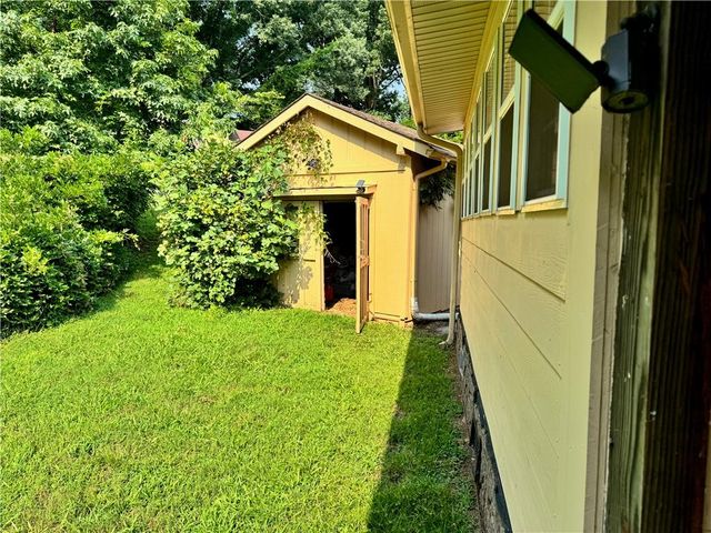 3091 Browns Bridge Road, Gainesville, GA 30504