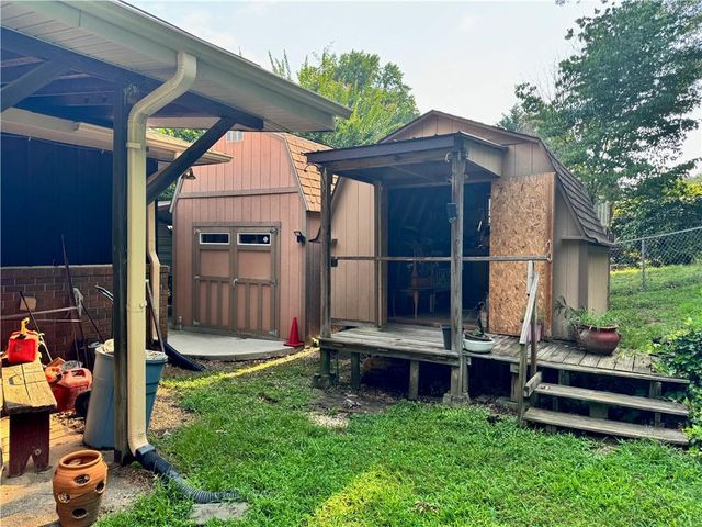 3091 Browns Bridge Road, Gainesville, GA 30504