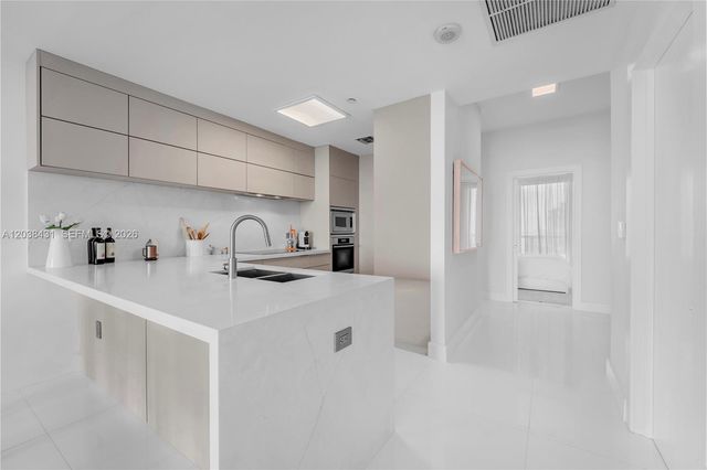 900 Biscayne Boulevard 2302, Miami, FL 33132