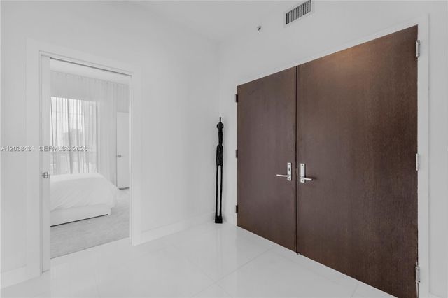 900 Biscayne Boulevard 2302, Miami, FL 33132