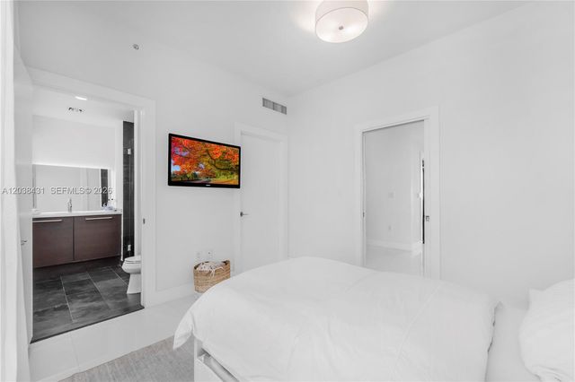 900 Biscayne Boulevard 2302, Miami, FL 33132