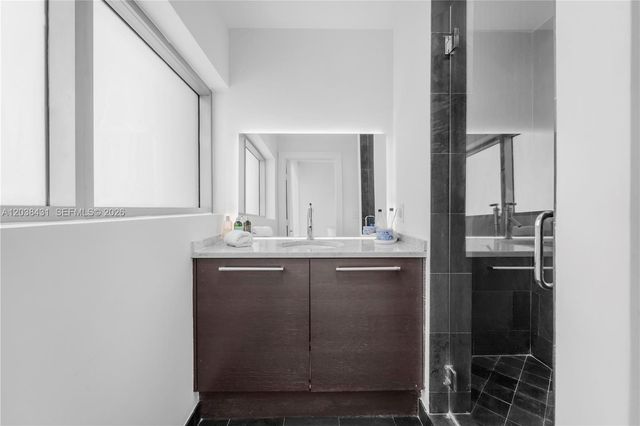 900 Biscayne Boulevard 2302, Miami, FL 33132