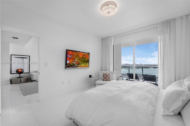 900 Biscayne Boulevard 2302, Miami, FL 33132