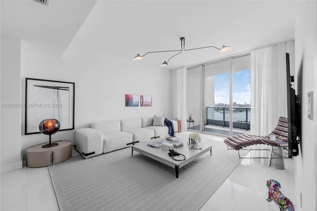 900 Biscayne Boulevard 2302, Miami, FL 33132