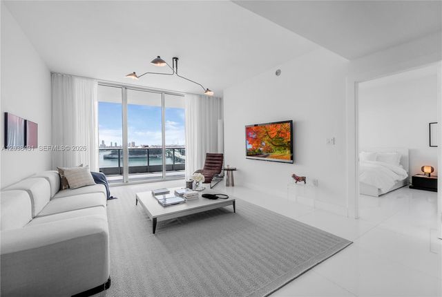 900 Biscayne Boulevard 2302, Miami, FL 33132