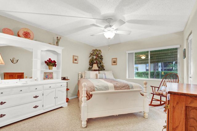 338 Knotty Pine Circle D-1, Greenacres, FL 33463
